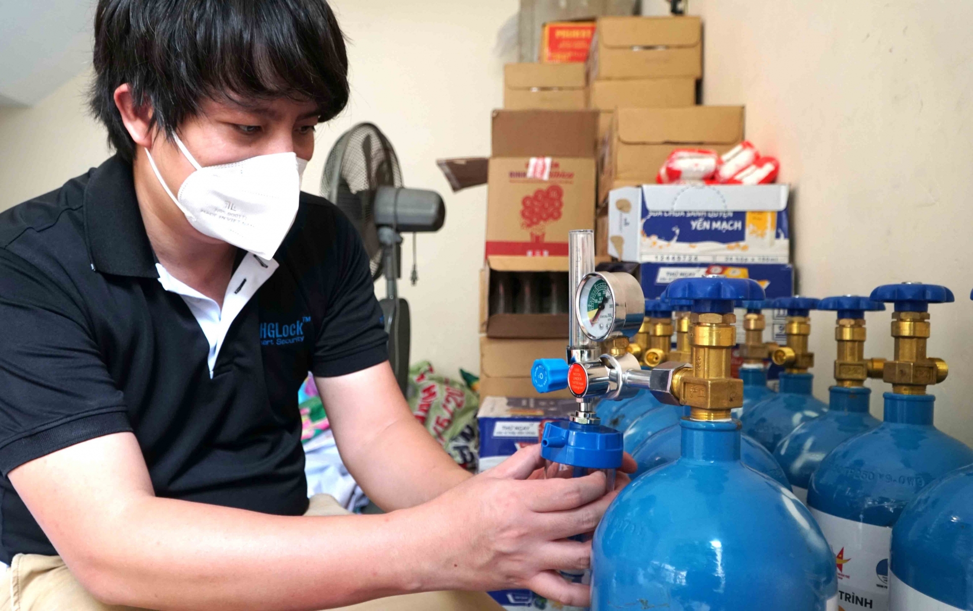 Trước khi bị lây nhiễm, anh Hoàng Anh Tuấn vẫn đang tiếp tục với dự án ATM oxy