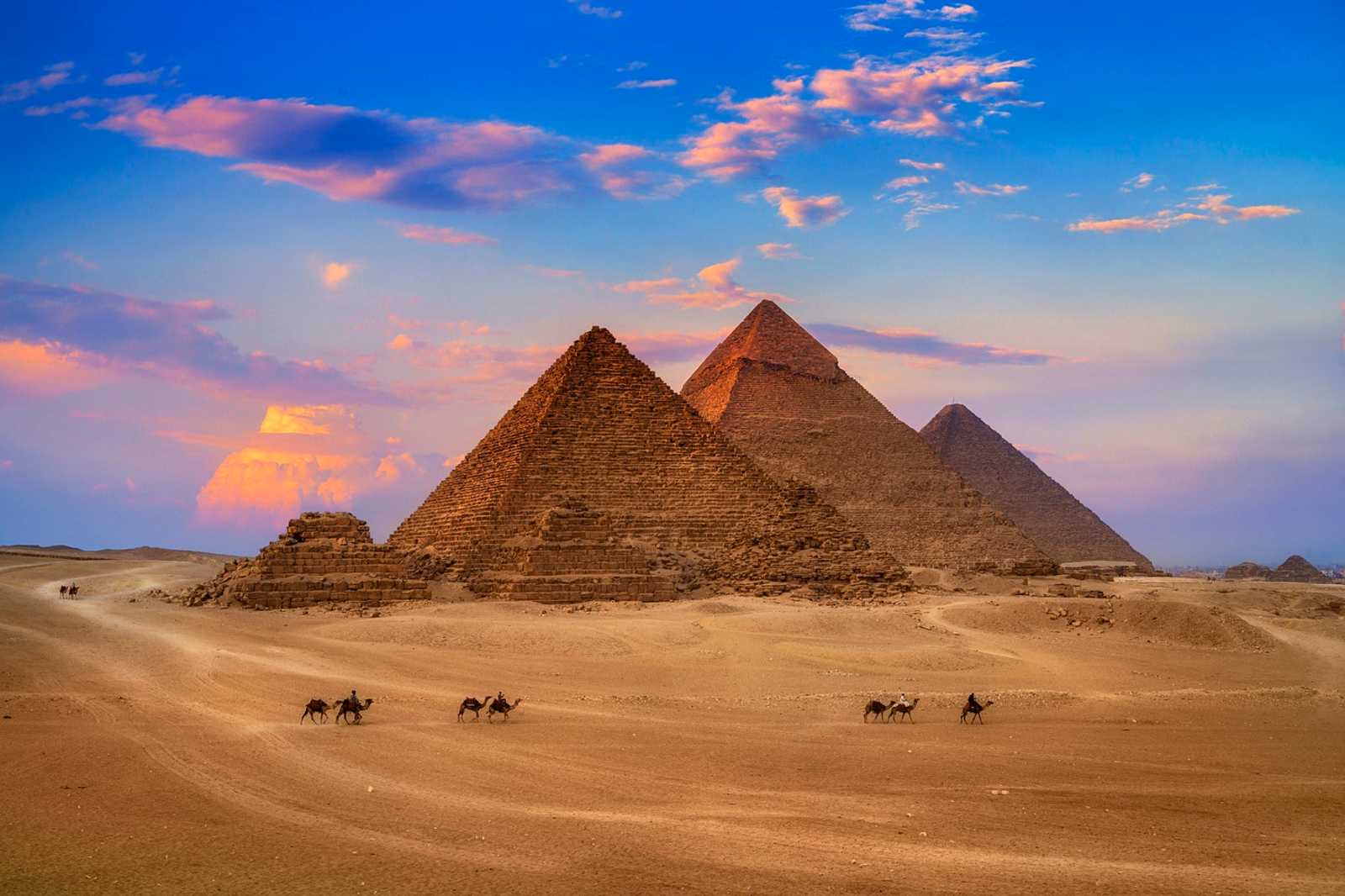 Quần thể kiến trúc kim tự tháp Giza
